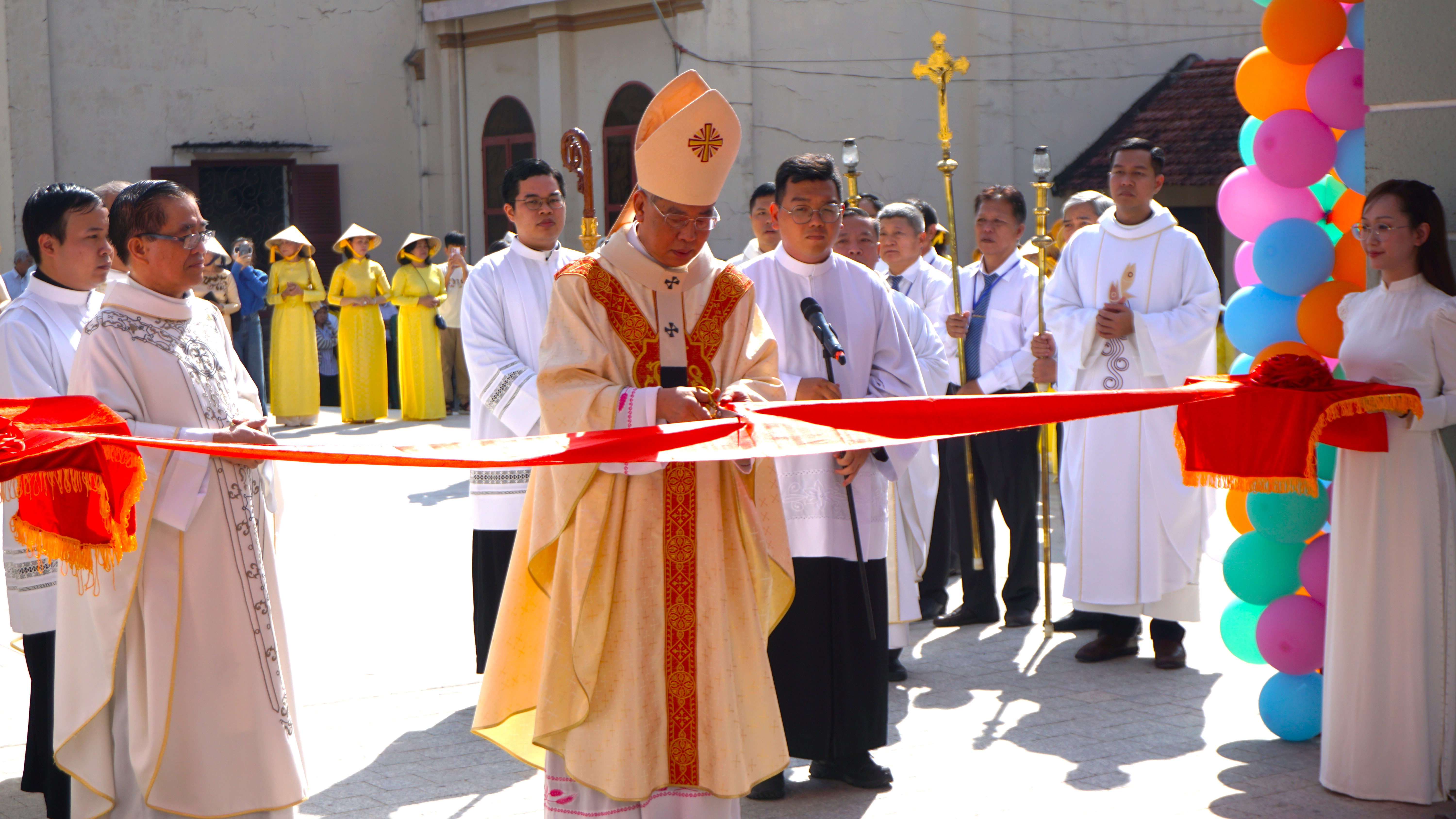 Khánh thành ngôi nhà mới cho các linh mục cao niên